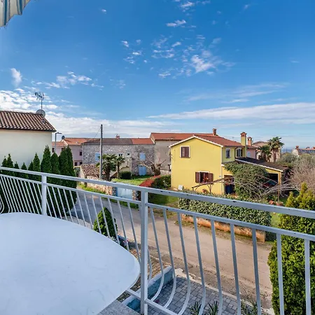 Maya With Sea View Apartament