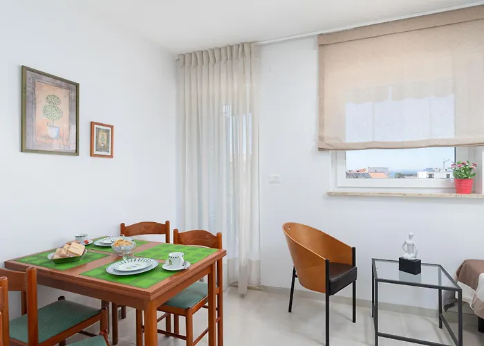 Maya With Sea View Apartament