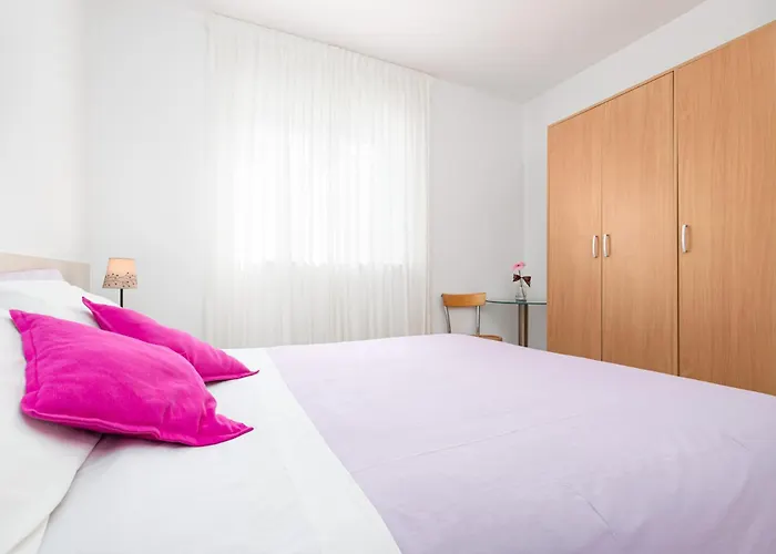 Maya With Sea View Апартаменти *