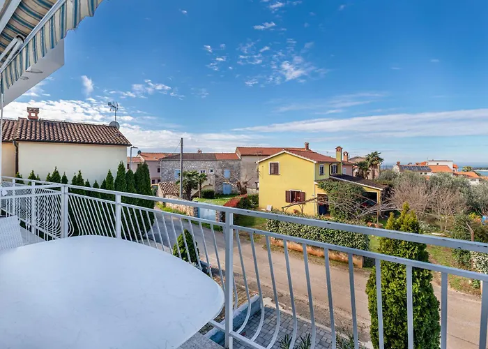 Maya With Sea View Апартаменти