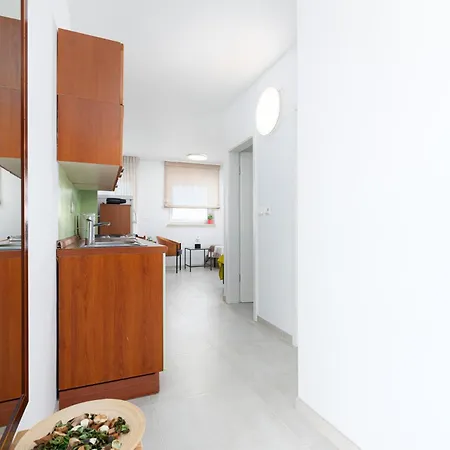 Maya With Sea View Apartment Porec